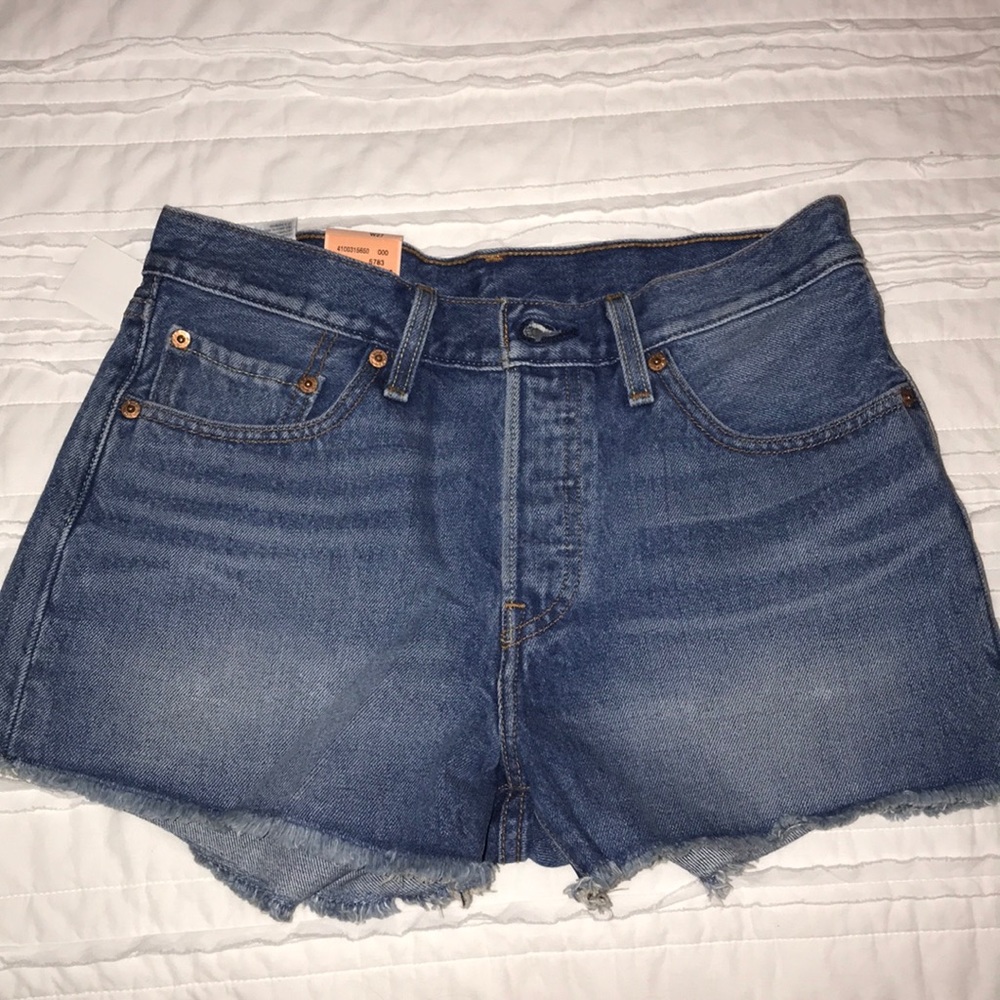 Levi’s jean shorts NEW